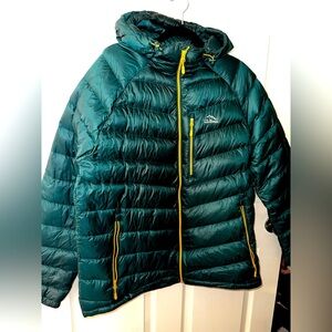 L.L. Bean Men's Green Goose Down filled Puffer Jacket XL outdoor winter hiking